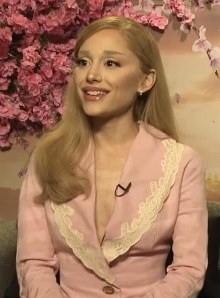 Ariana Grande Image